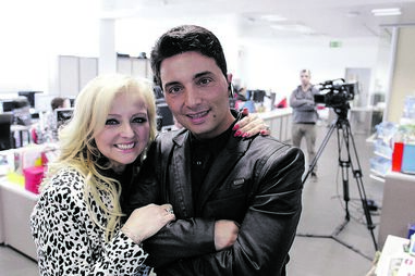 Cantora Ágata desolada por passar o Natal sem o filho