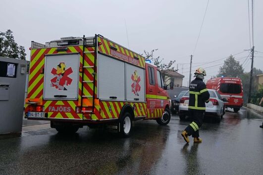 Mulher ferida em colisão em Oliveira de Azeméis