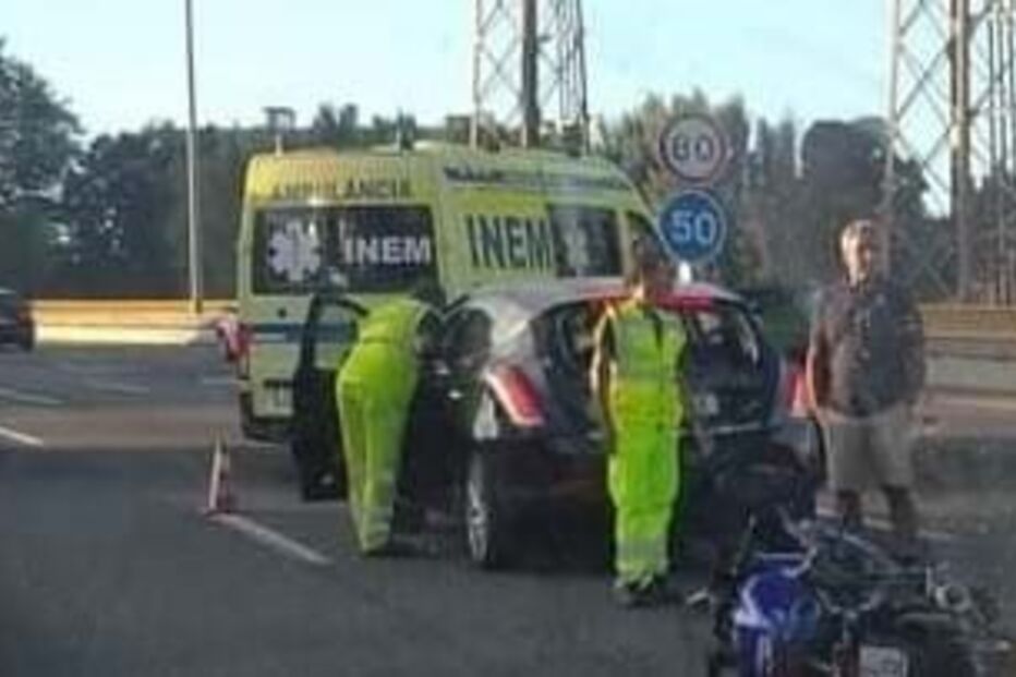 Dois feridos em acidente com mota na VCI, no Porto