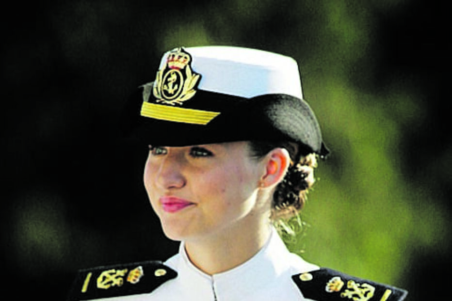 Herdeira do trono espanhol é aspirante de primeira classe