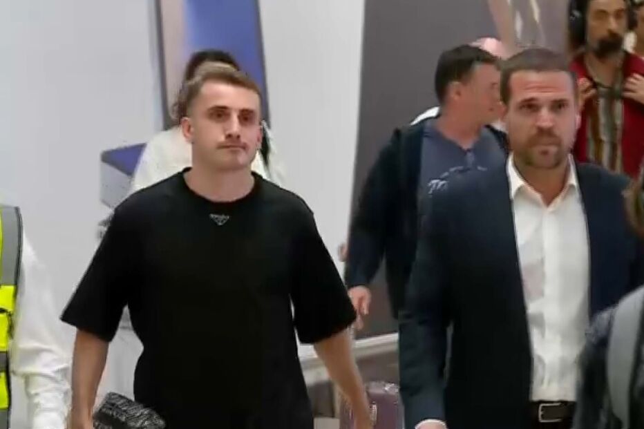 Akturkoglu confirmado no Benfica