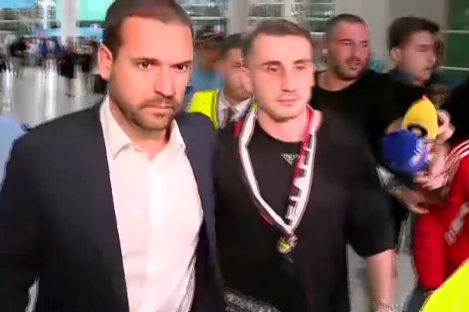 Akturkoglu confirmado no Benfica