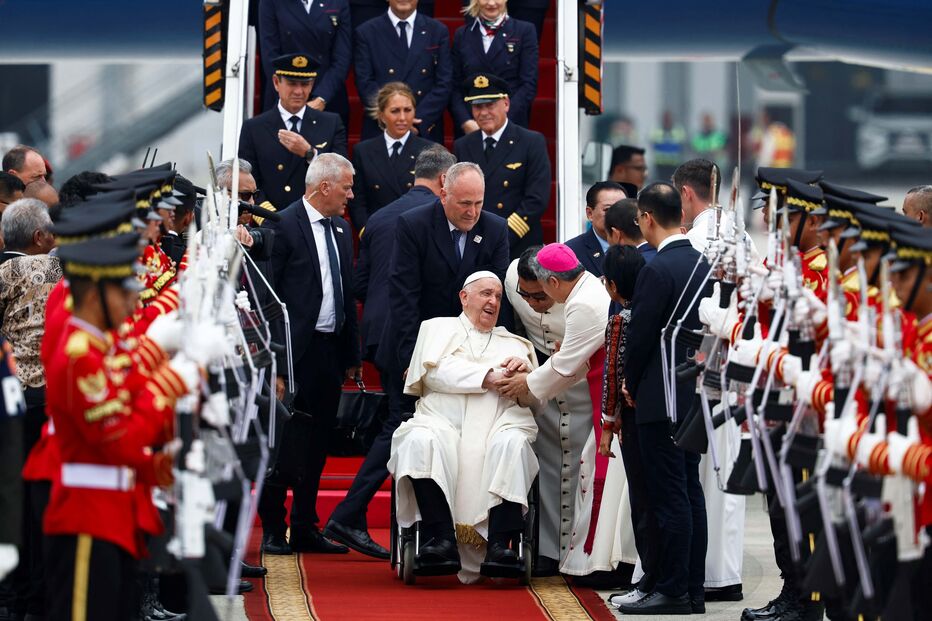 2024-09-03_08_26_19 2024-09-03T045455Z_451156440_RC2SS9AYZARK_RTRMADP_3_POPE-ASIA-INDONESIA-ARRIVAL.JPG