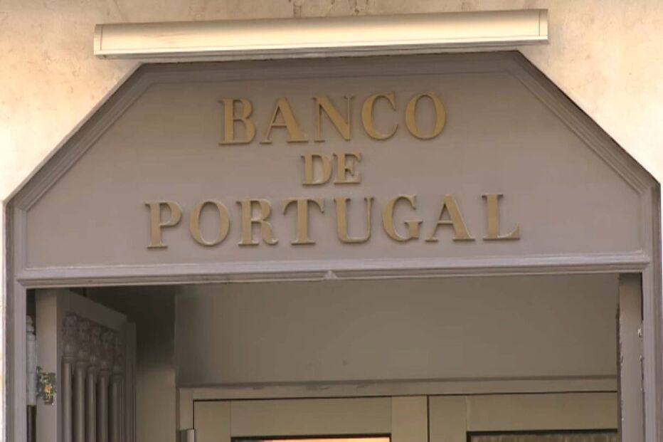 Depósitos em máximos apesar de queda nos juros