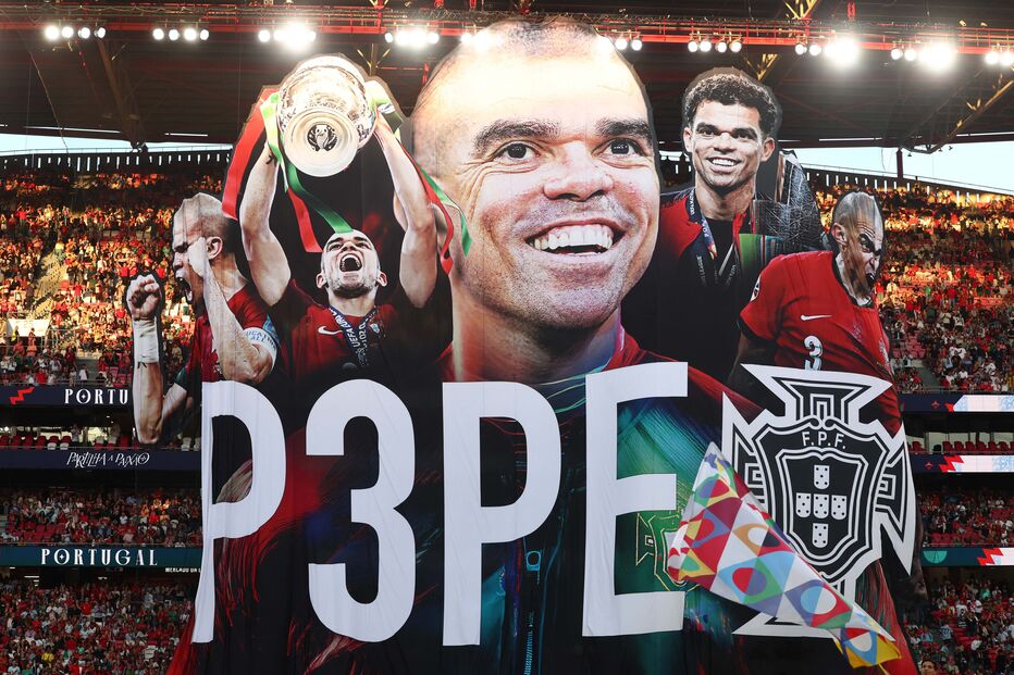 FPF homenageia Pepe antes de jogo com Croácia com aplauso de Modric