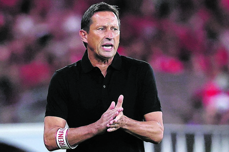 Roger Schmidt foi despedido 