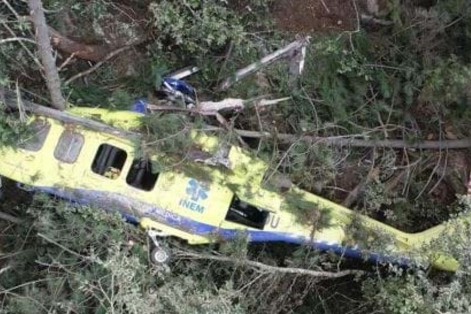 Aterragem abortada devido ao pó provocou queda de helicóptero do INEM
