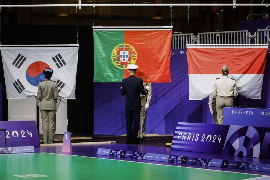 Cerimónia da entrega da medalha de ouro à atleta portuguesa Cristina Gonçalves (ausente da foto) na final de Boccia BC2 dos Jogos Paralímpicos Paris2024, em Paris