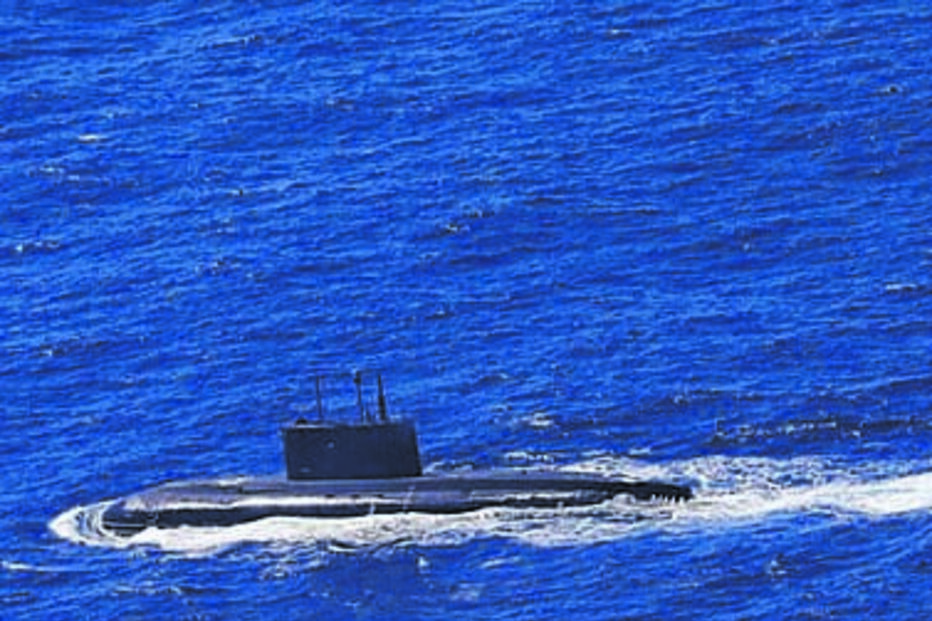 Força Aérea vigia 4 navios russos