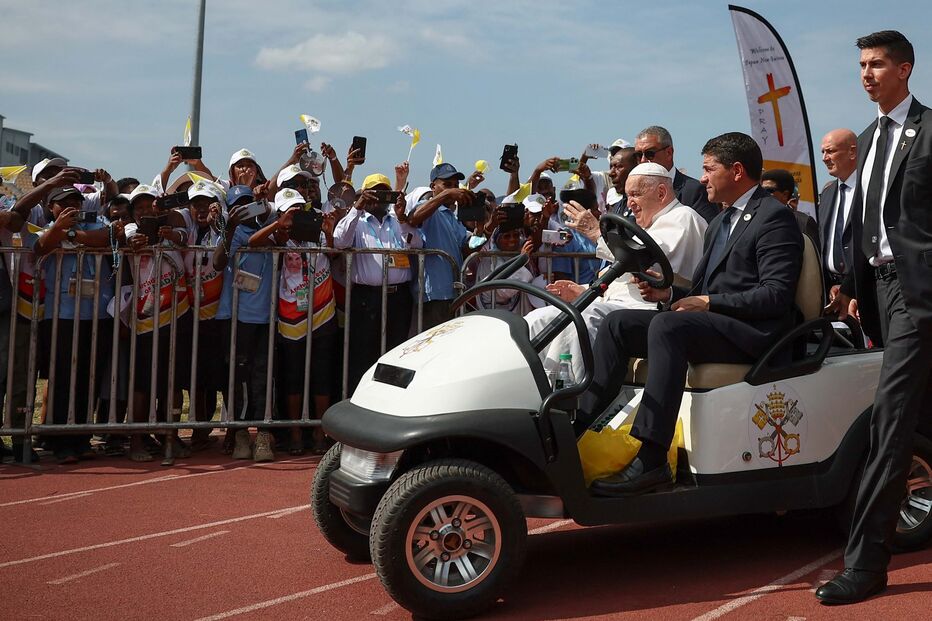 Papa Francisco despede-se de Papua Nova Guiné em encontro com milhares de jovens