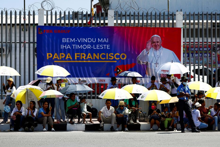 Papa Francisco chega a Timor-Leste