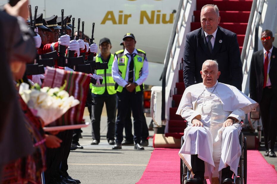 Papa Francisco chega a Timor-Leste