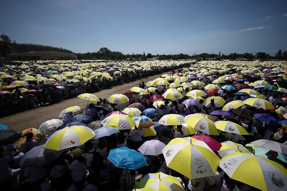Milhares de pessoas concentram-se para missa celebrada pelo Papa Francisco em Timor-Leste