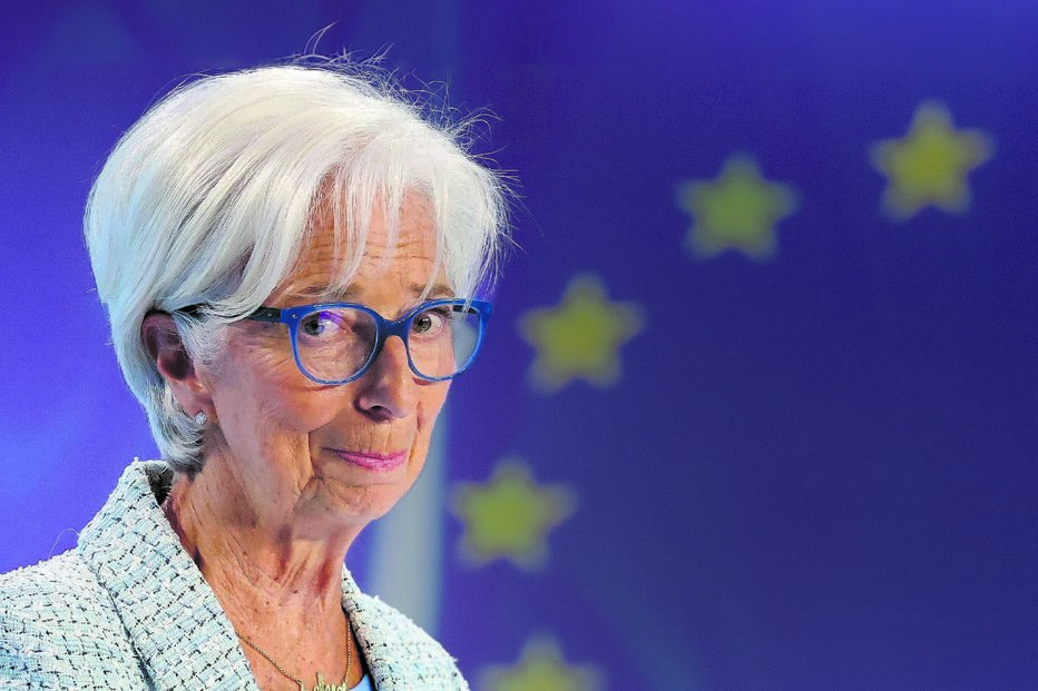 2024-09-11_19_37_31 Imagem P08-Esticar fundo (cima).jpg