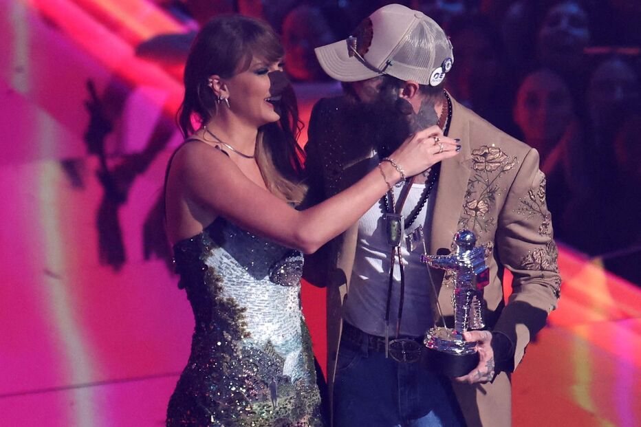 2024-09-12_07_55_06 2024-09-12T034539Z_1630754369_RC2RY9A9X690_RTRMADP_3_AWARDS-MTV-USA.JPG