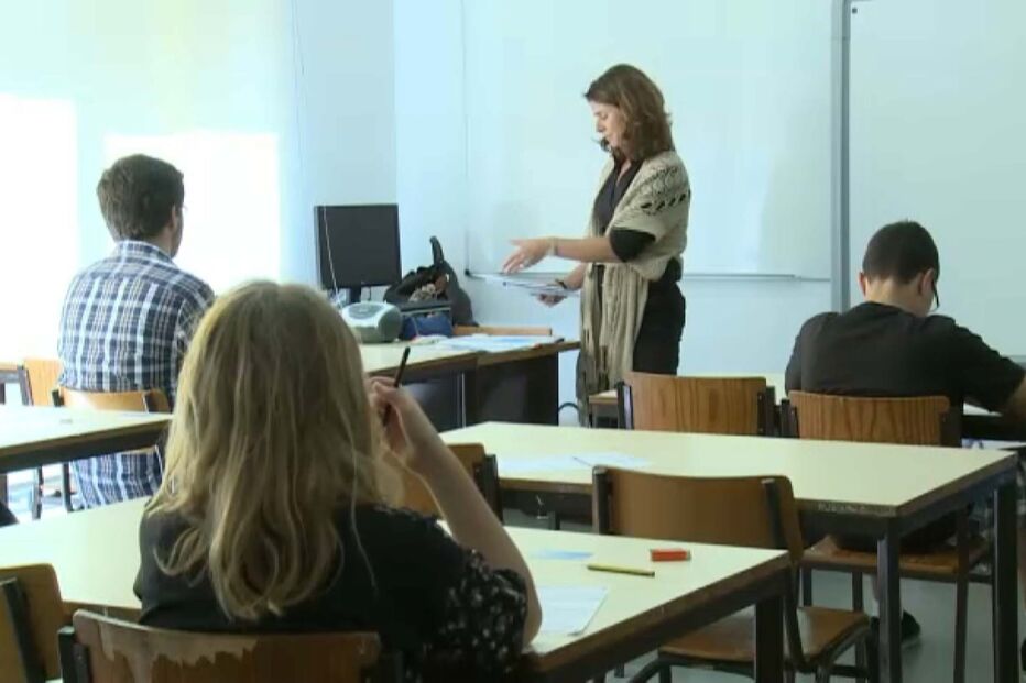 2024-09-12_11_04_24 Escolas sem telemóveis .jpg