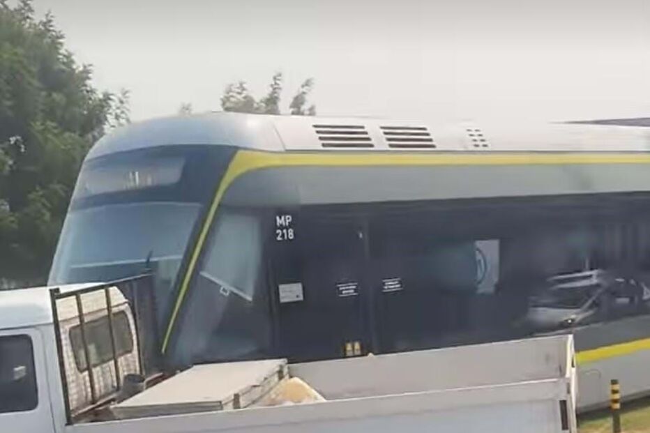 Acidente entre Metro e automóvel corta Linha Verde