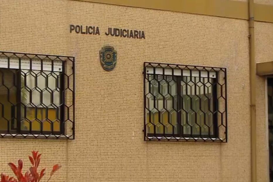 Dupla de cadastrados usava coletes e insígnias iguais aos usados pela PJ para roubar empresários