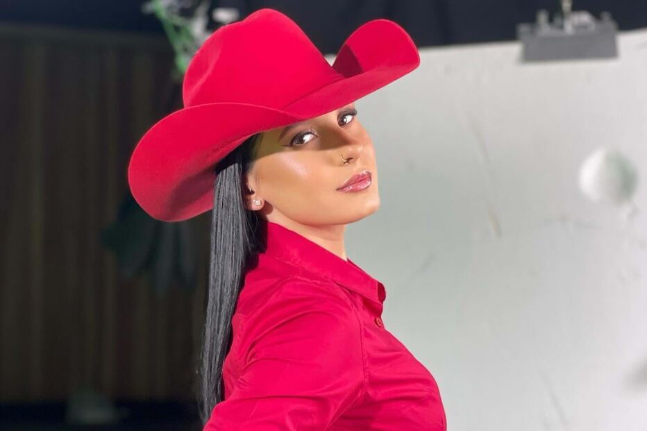 2024-09-21_20_29_58 anacastelacantora_1723054830_3429554946884728414_4367392452.jpg