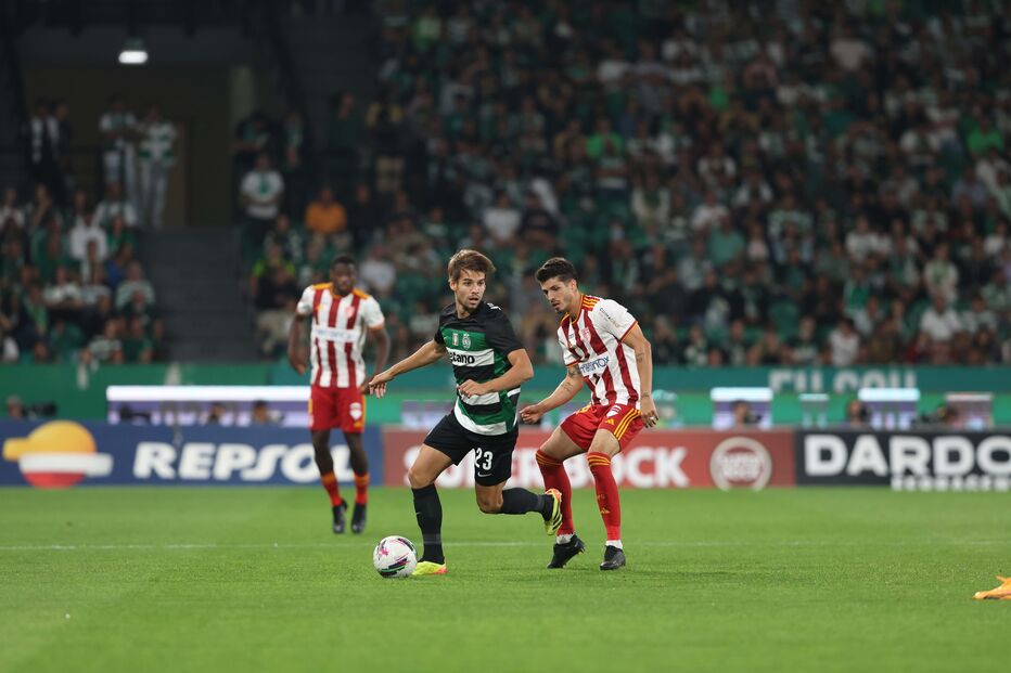  Jogo entre Sporting e AVS SAD