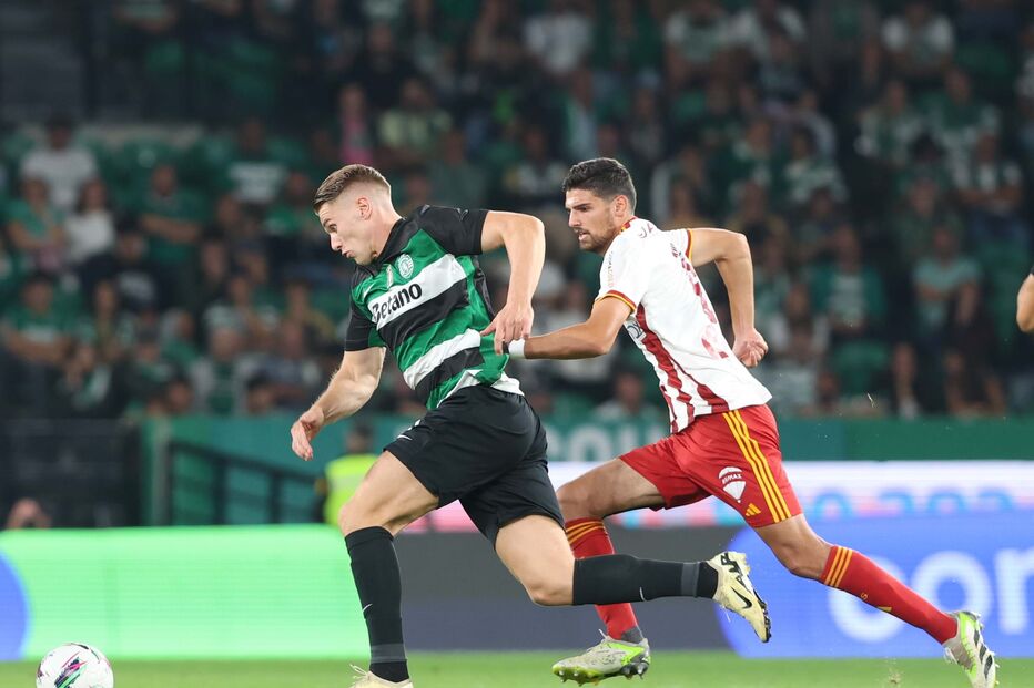 Jogo entre Sporting e AVS SAD