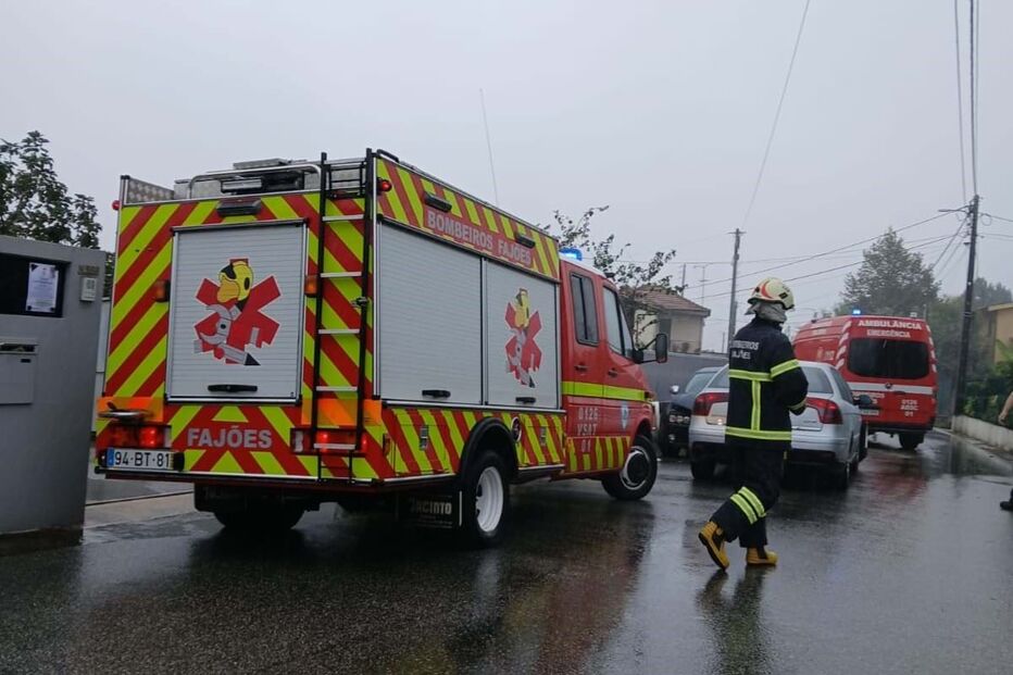 Mulher ferida em colisão em Oliveira de Azeméis
