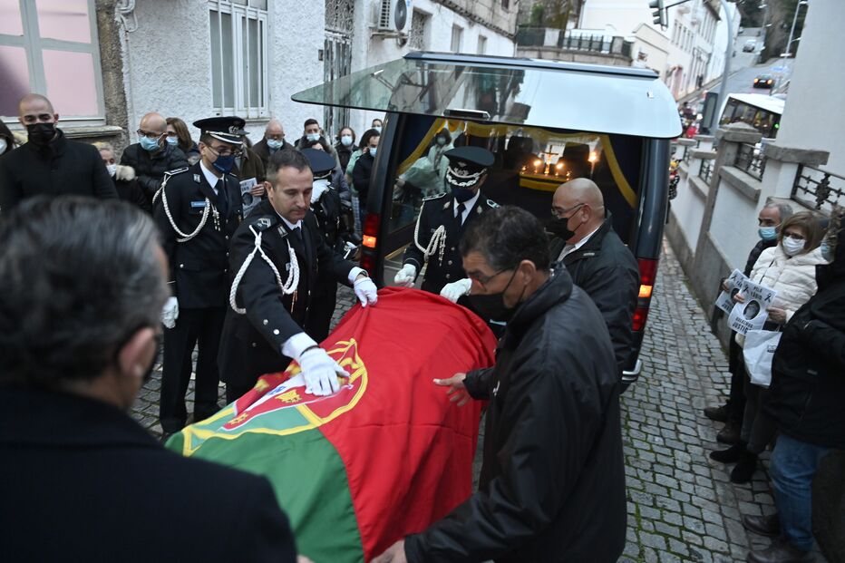Funeral do polícia emocionou o País