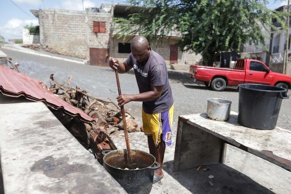 Cachupa à solta pelas ruas de Cabo Verde, todos os fins-de-semana