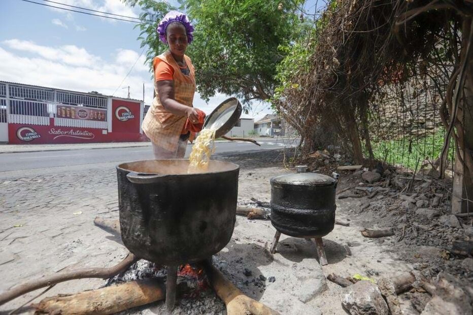 Cachupa à solta pelas ruas de Cabo Verde, todos os fins-de-semana