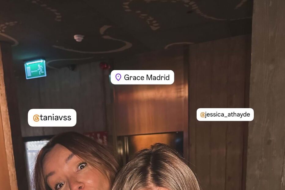 Jessica Athayde2.jpg