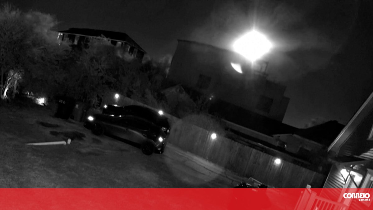 Helicóptero embate contra torre de rádio no Texas e faz quatro mortos. Há uma criança entre as vítimas