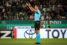 Ricardo Baixinho foi ver o lance ao VAR