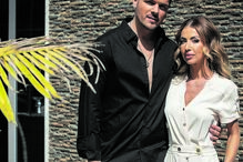 O músico e a antiga apresentadora nos intervalos das gravações do tema ‘Apaga a Luz'