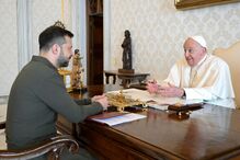 Papa Francisco encontra-se com Zelensky no Vaticano