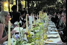 Treinador português não poupou nos gastos e convidou 300 pessoas para estarem presentes e desejarem muita sorte e felicidade aos noivos 