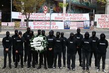 Manifestação dos lesados do BES nas imediações do Campus de Justiça