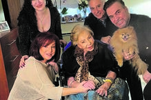 Betty Grafstein com Sarah, Debbie, Roger e Ioris