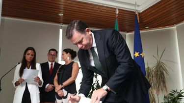 Governo fecha acordo de valorização salarial com parceiros sociais