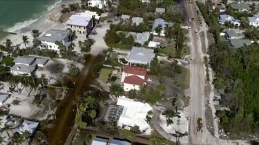 Imagens de drone mostram rasto de destruição causado pela passagem do furacão Helene nos EUA  