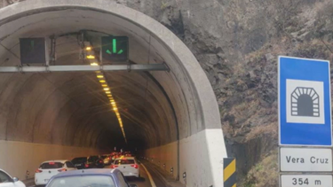 Dois menores morrem em despiste dentro de túnel na Madeira