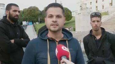 Bombeiros continuam em protesto em frente à Assembleia de República