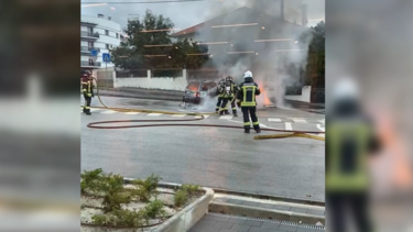 Carro arde perto do Estádio Municipal de Leiria