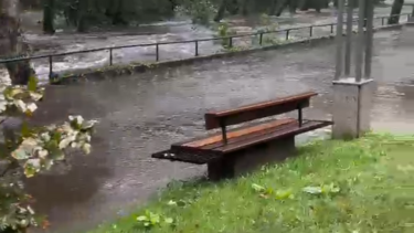 Rio Vez galga margens e inunda largo da Valeta em Arcos de Valdevez