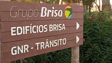 Trabalhador ferido no pescoço em acidente com rebarbadora na sede da Brisa