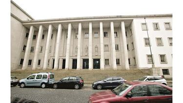 Relação do Porto impede exames psiquiátricos a mãe acusada de maltratar filho