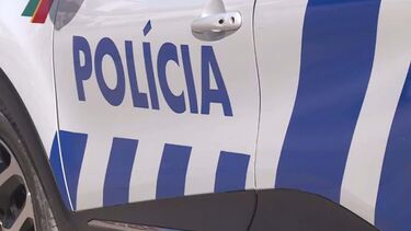 Homem tenta matar a mãe com almofada