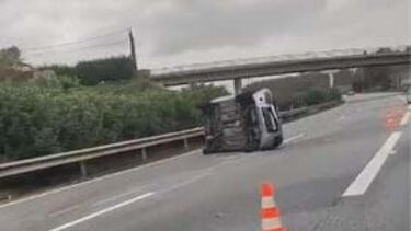 Dois feridos em capotamento de carro na A3 em Vila Nova de Famalicão