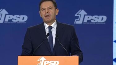 Montenegro traça linha de demarcação face a executivos PS e diz estar a fazer a diferença 