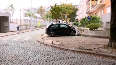 Duas crianças atropeladas à porta de escola por carro desgovernado em Braga