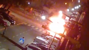 Caixotes do lixo incendiados em represália pela morte a tiro da PSP